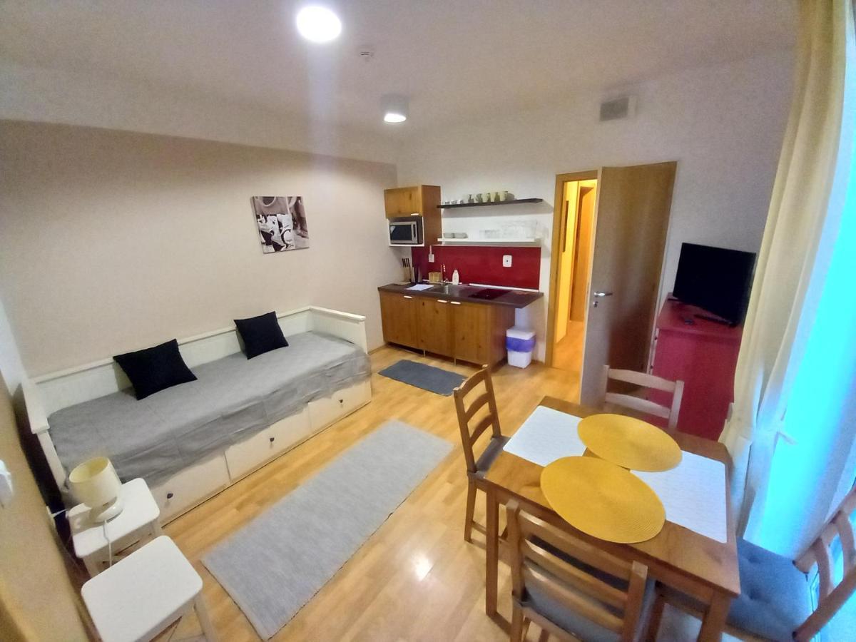 Apartmany Margo Sun Martinske Hole Eksteriør billede